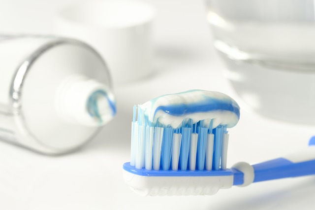重曹の歯磨きのやり方と注意点を紹介 黄ばみ取り ホワイトニング 効果はウソ プロカジ